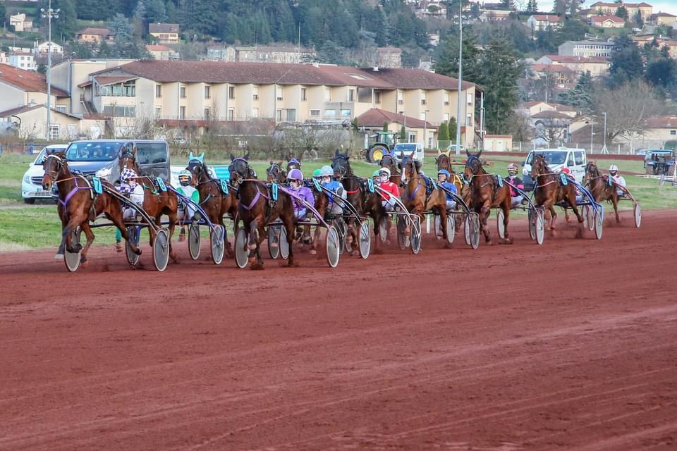 Nouvelle réunion à l'hippodrome et marché de créateurs: dimanche 21 Avril 2024